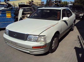 1996 LEXUS LS400 MODEL 4 DOOR SEDAN 4.0L V6 AT 2WD COLOR WHITE Z13529