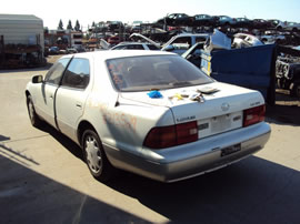 1996 LEXUS LS400 MODEL 4 DOOR SEDAN 4.0L V6 AT 2WD COLOR WHITE Z13529