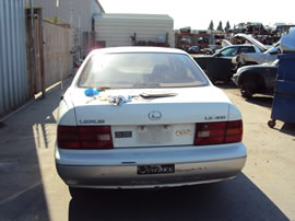 1996 LEXUS LS400 MODEL 4 DOOR SEDAN 4.0L V6 AT 2WD COLOR WHITE Z13529